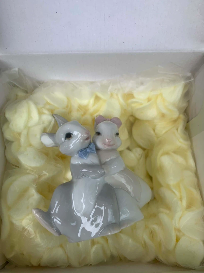 NAO Porcelain Figurine - - photo 2
