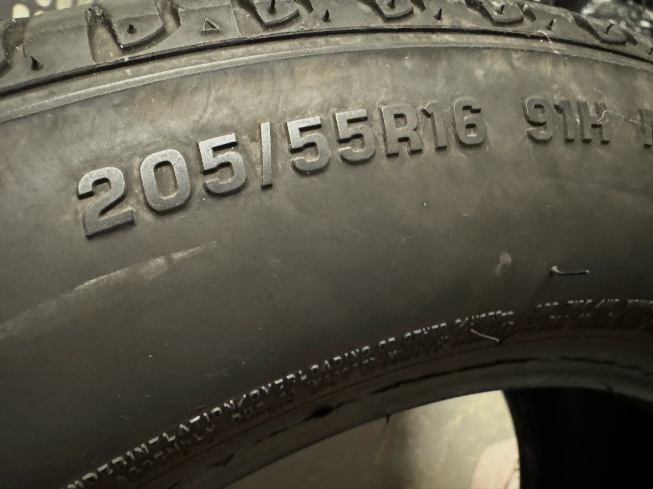 Snow tires size  205/55 R16 in images