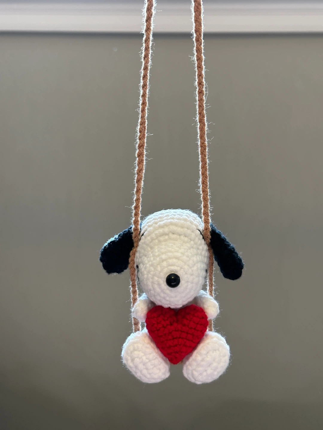 Crocheted Snoopy and Woodstock on a Swing - photo 2