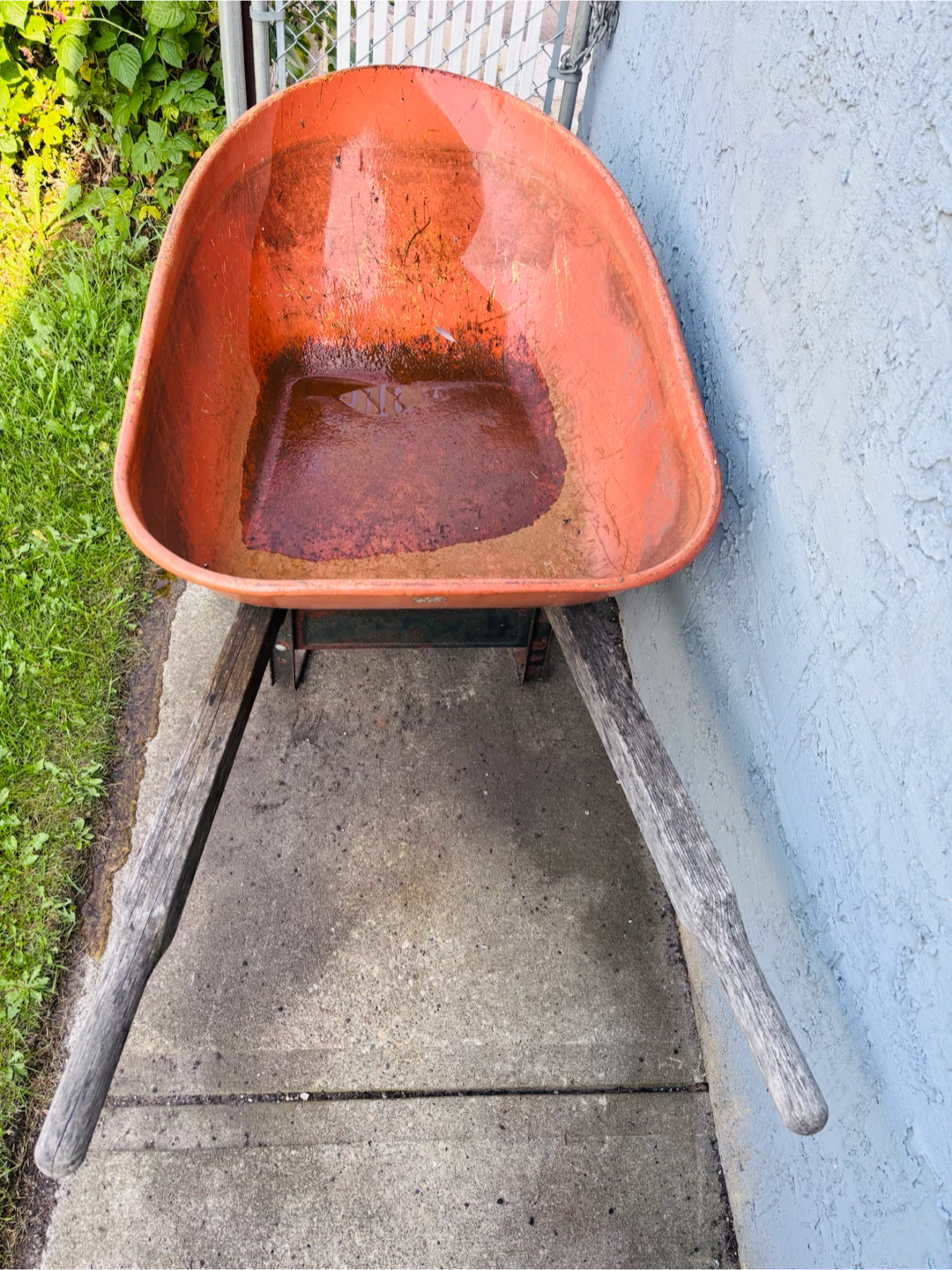 Wheelbarrow - photo 2