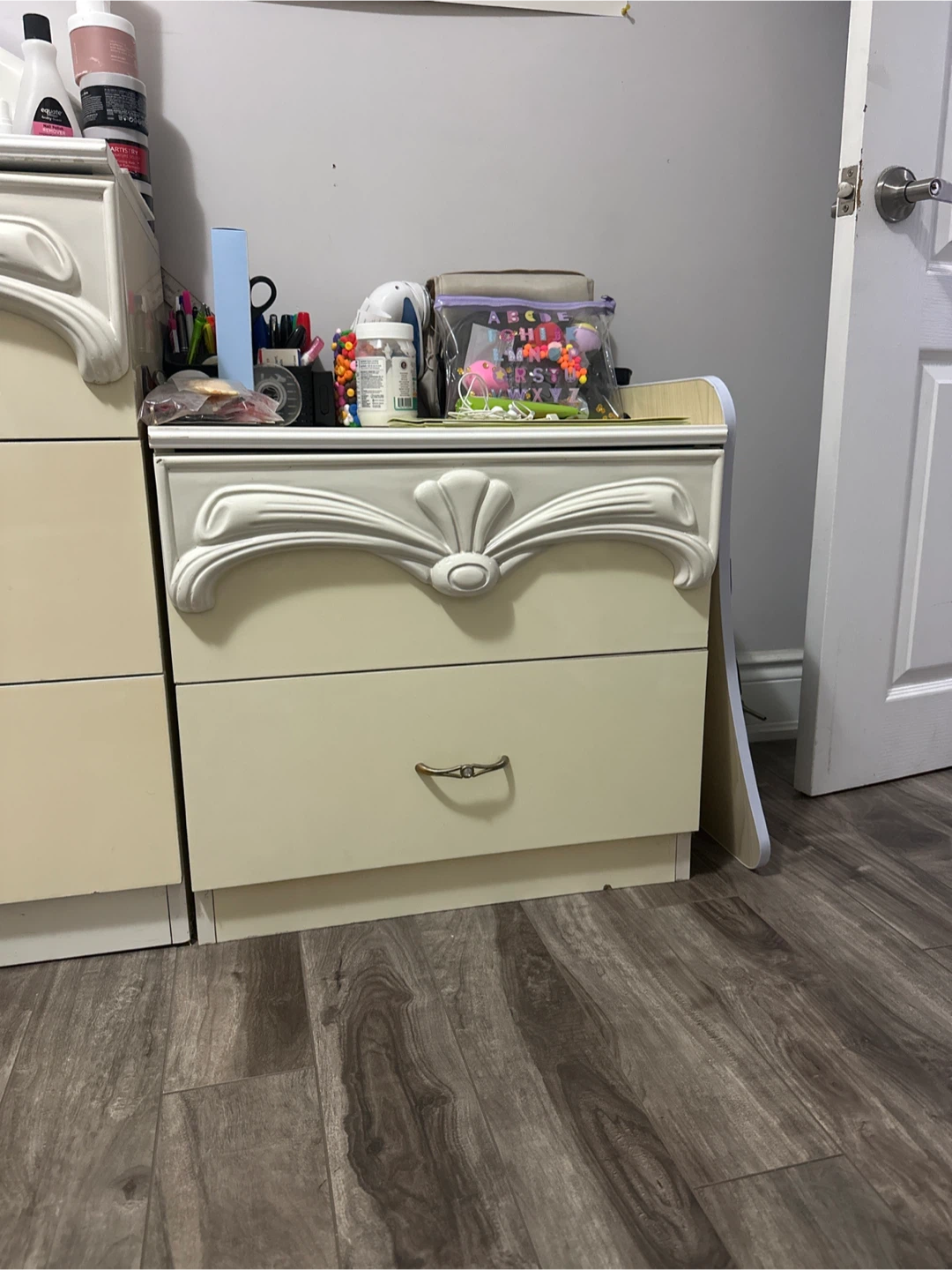 Cream Dresser with Mirror - photo 3