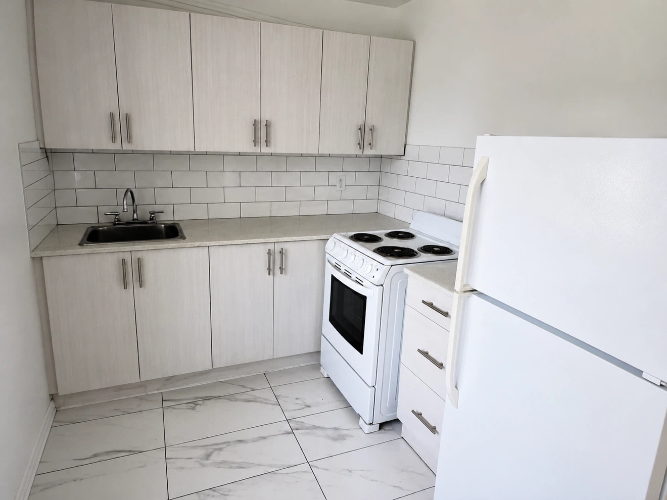 1 Bedroom Apartment in Downtown Toronto - photo 5