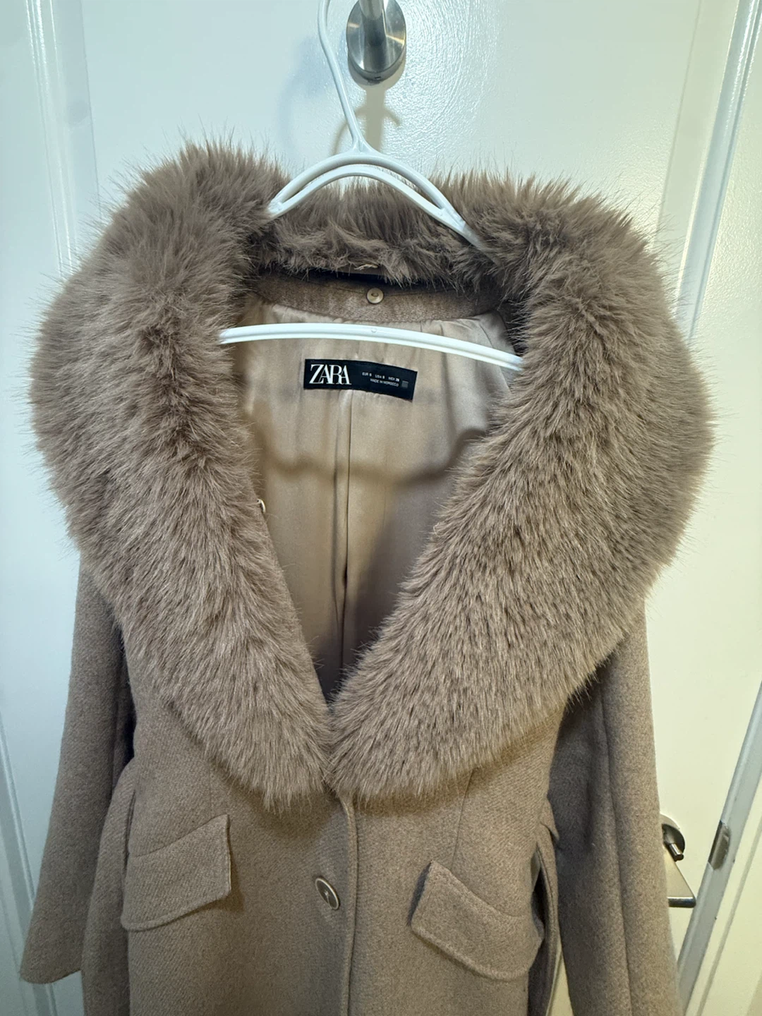 🤎 ZARA Coat with Faux-Fur Collar – Like New – Size S