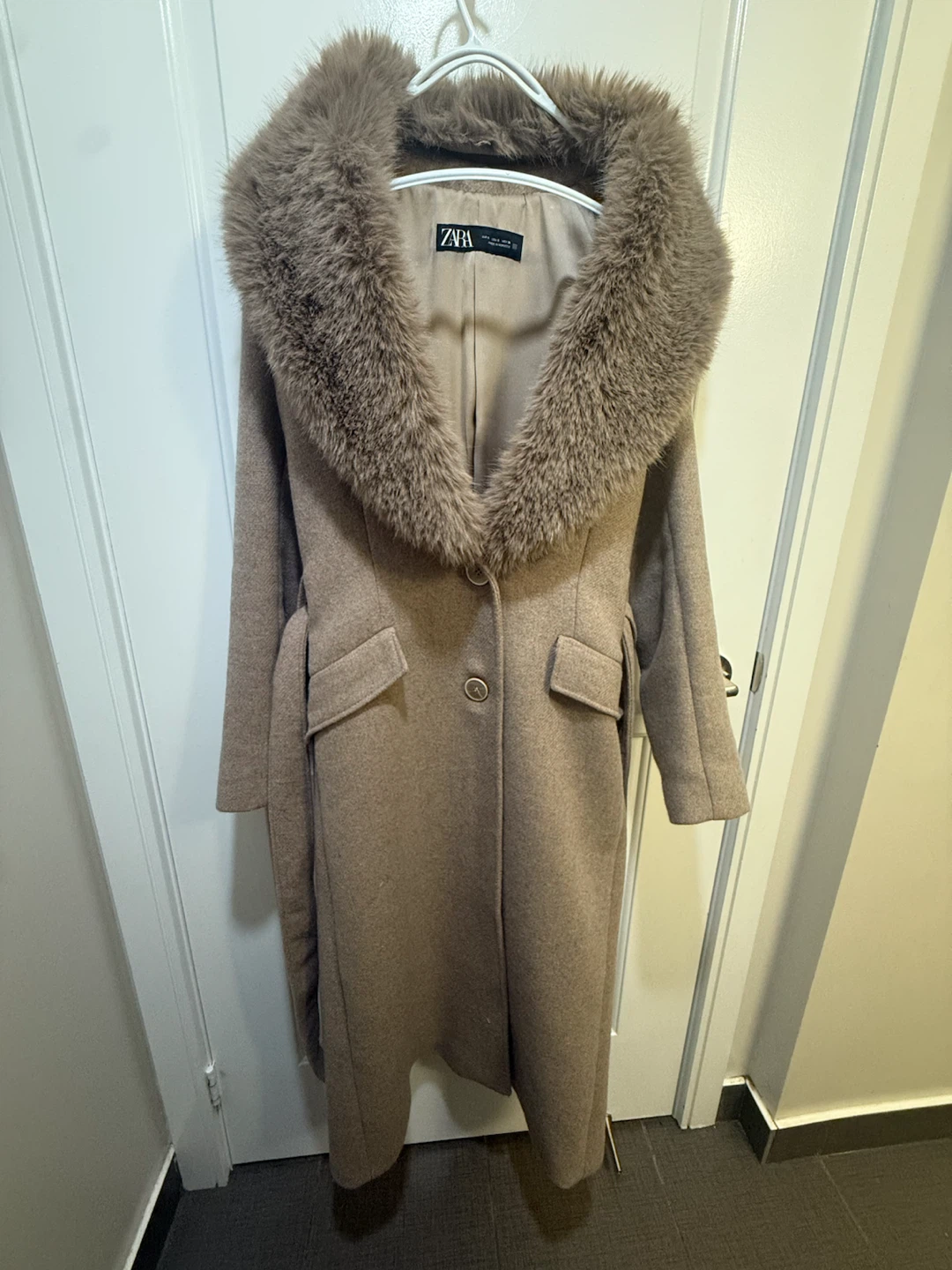 🤎 ZARA Coat with Faux-Fur Collar – Like New – Size S - photo 2
