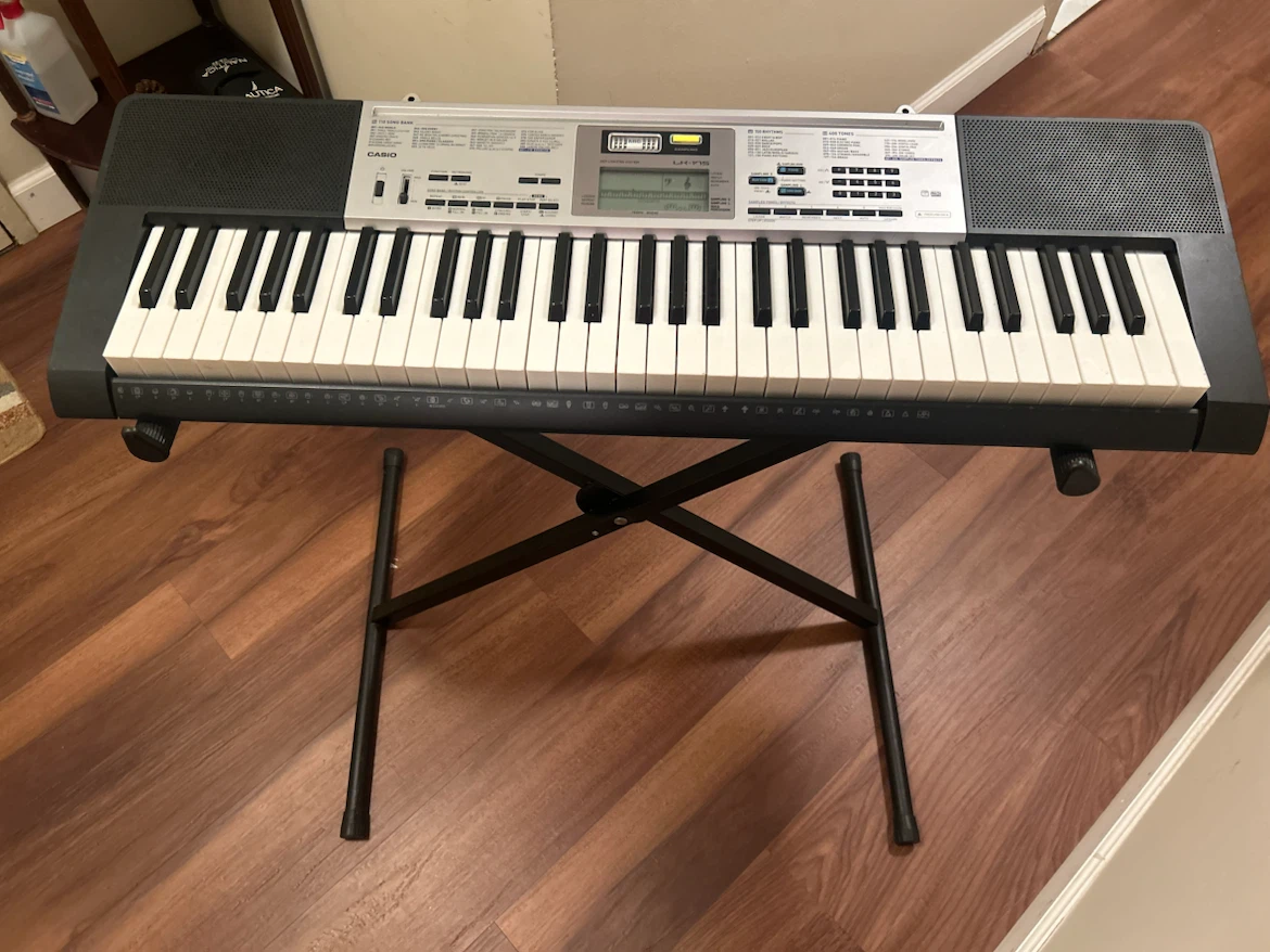 Casio LK-175 Portable Keyboard with Stand