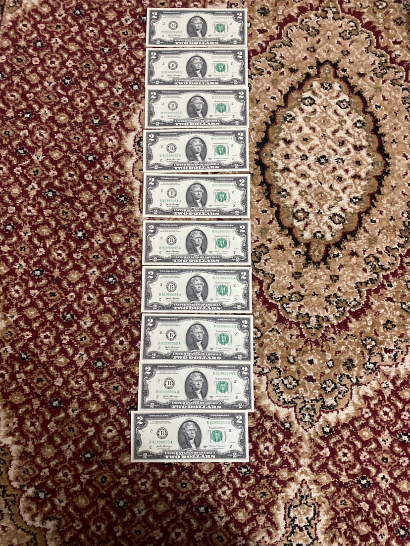 10, $2 Bills that the serial number is in order