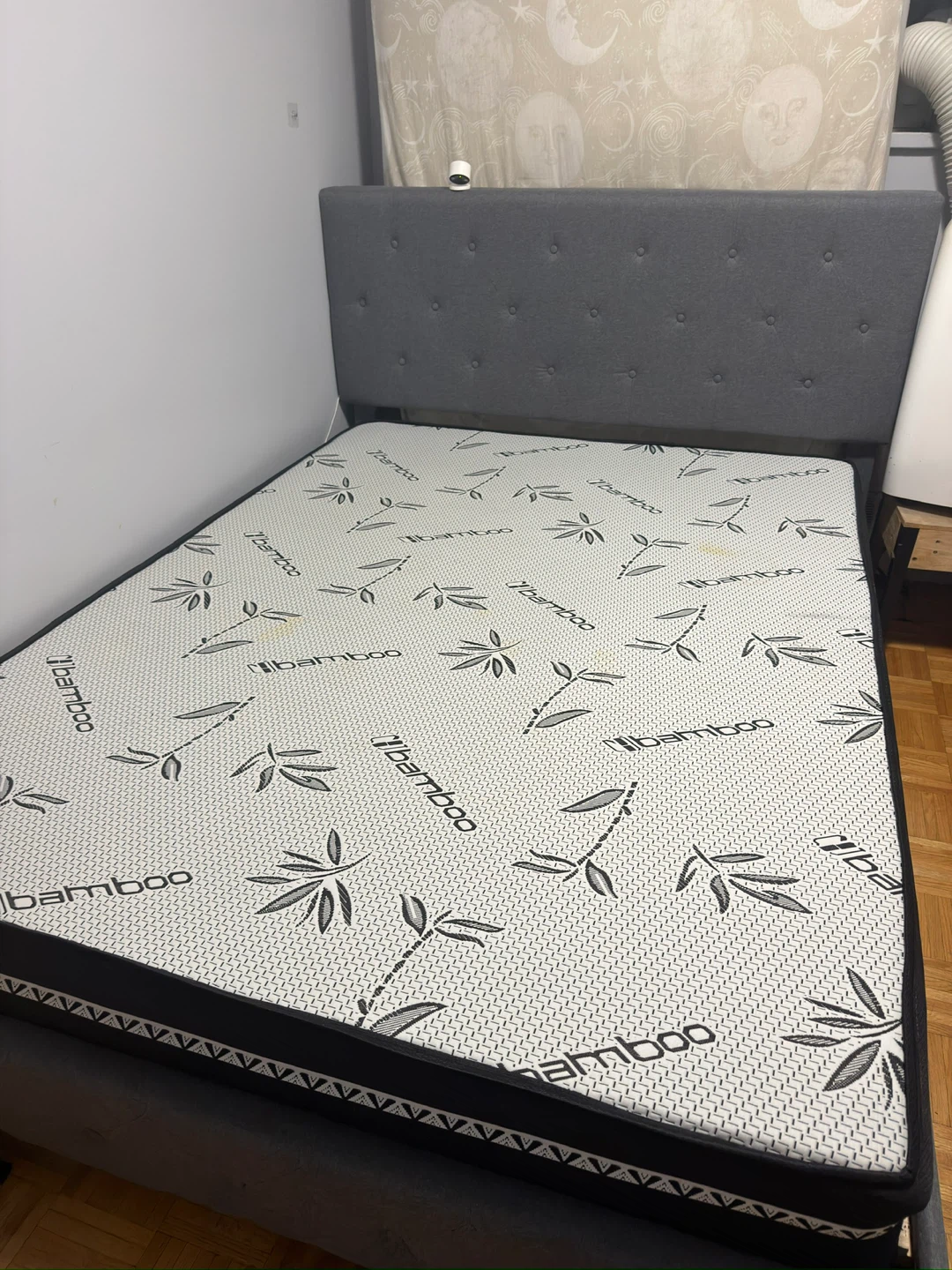 Moving sale Queen Size - Bamboo Mattress and bed frame - photo 3