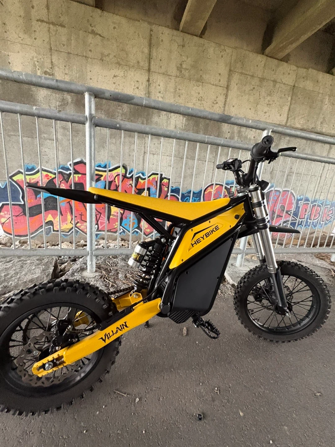 HeyBike Villain Electric Dirt-Bike (600 Km) Used - Like New - photo 2