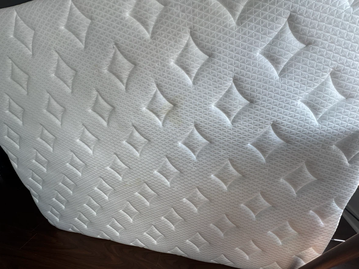 GhostBed Luxe Queen 13” Premium Mattress – Excellent Condition - photo 2