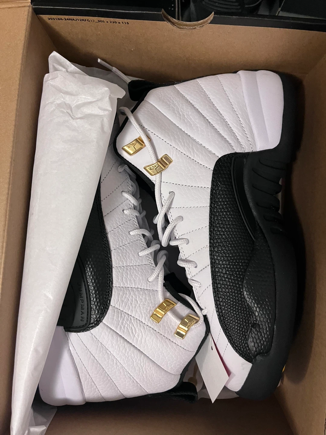 Air Jordan 12 Retro (GS) White/Black-Taxi - photo 2