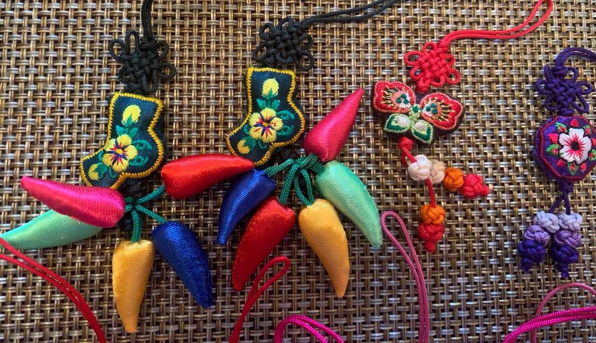 Assorted Korean Traditional Knots and Charms - photo 4