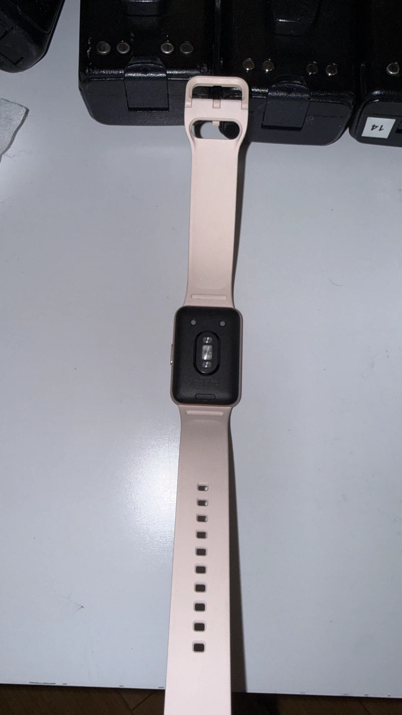 Samsung Galaxy Fit3 SM-R390 - photo 2