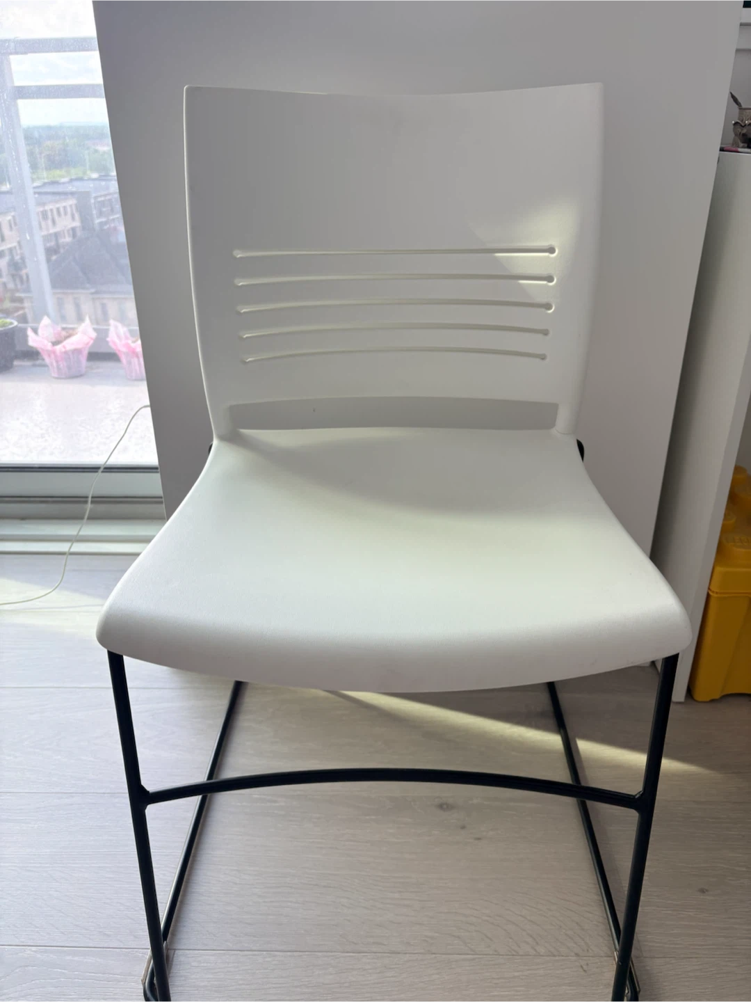 White Stackable Chair - photo 2