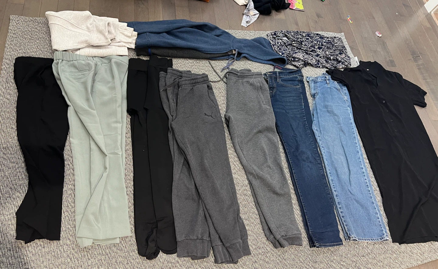 Woman pants and winter leggings