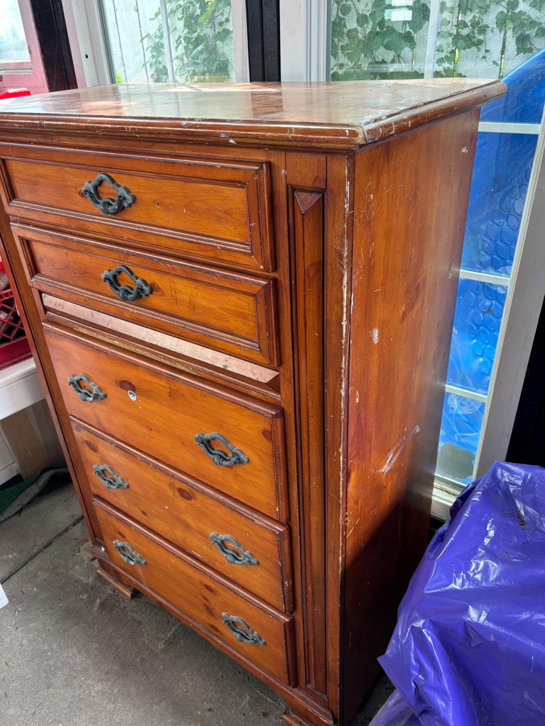 Wooden Dresser with 6 Drawers