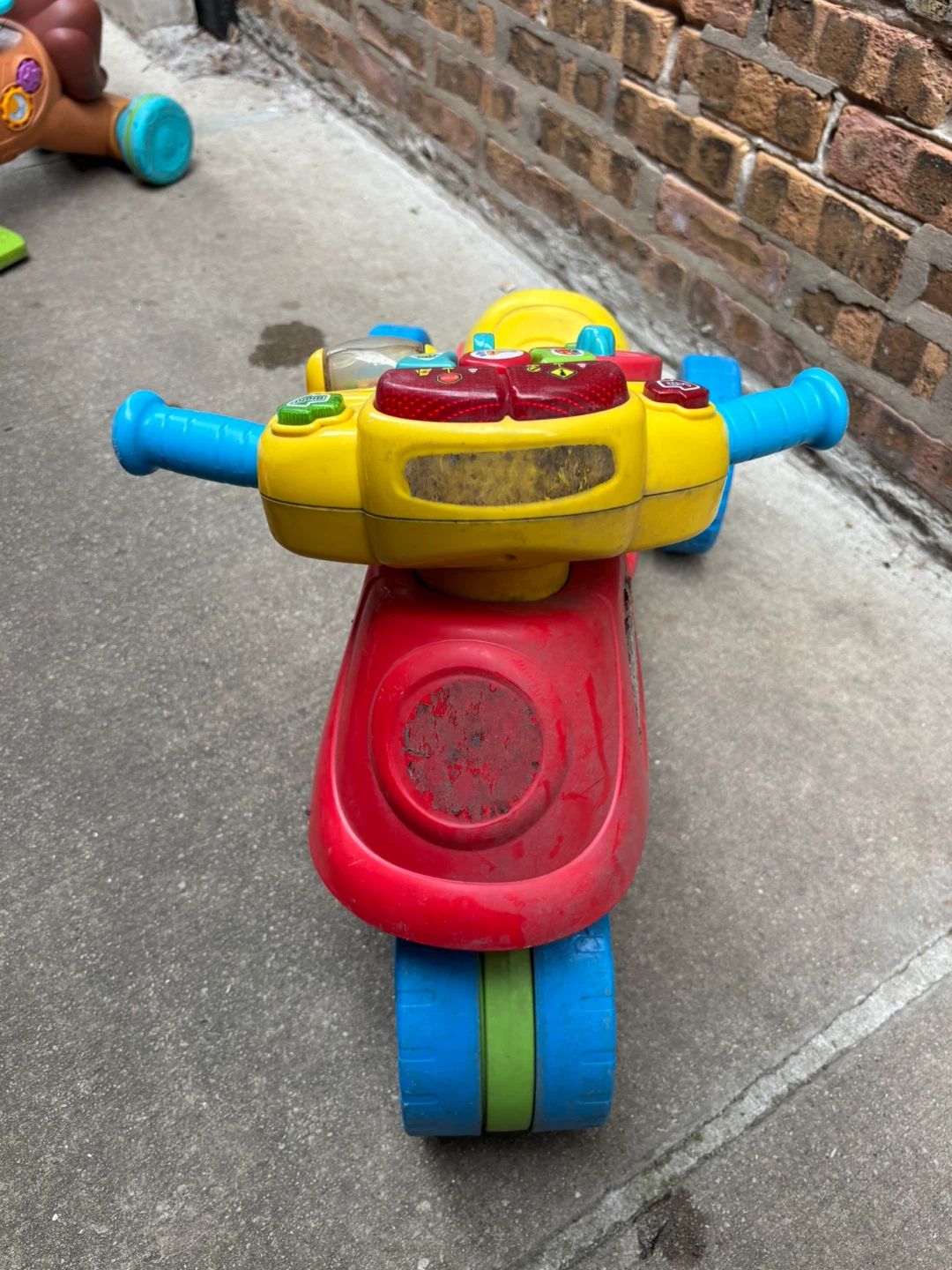 VTech Ride and Learn ABCs Tricycle