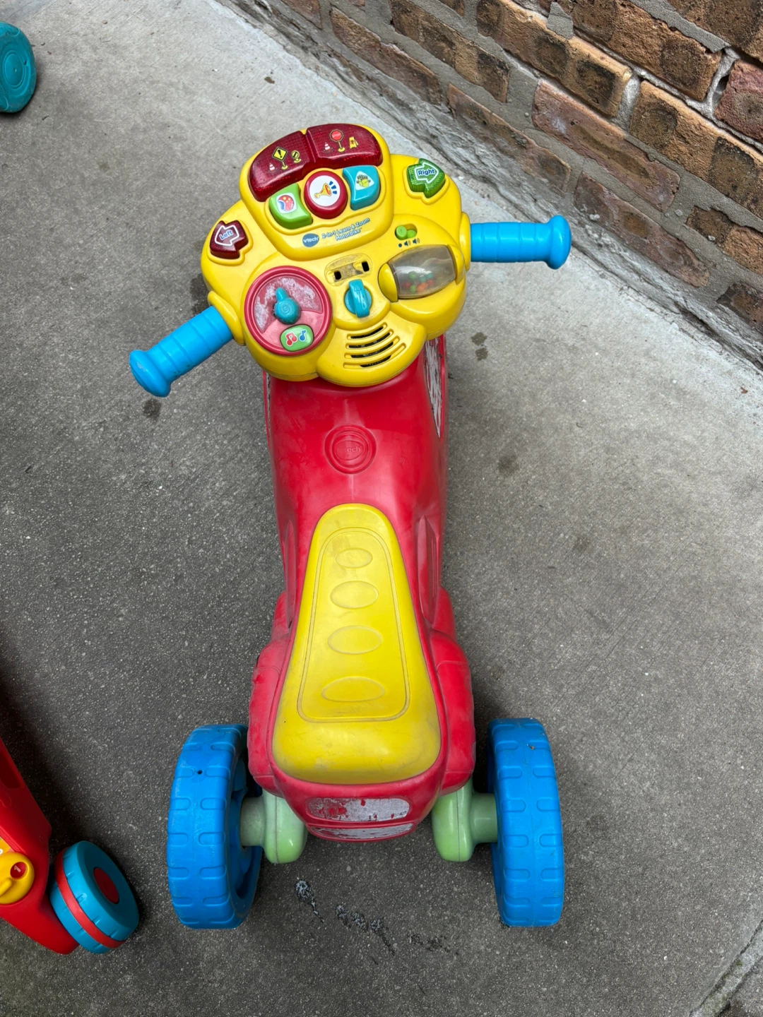 VTech Ride and Learn ABCs Tricycle - photo 4
