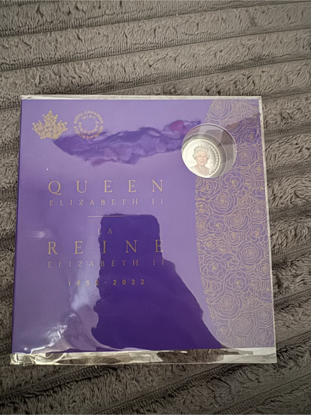 Royal Canadian Mint 2022 $5 Fine Silver Coin - photo 2