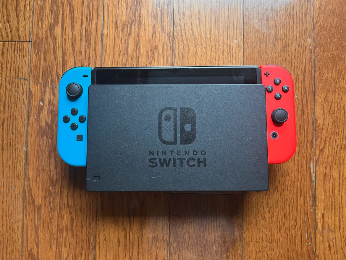 Nintendo Switch console set with 2 games and 128GB Micro SD card - photo 4