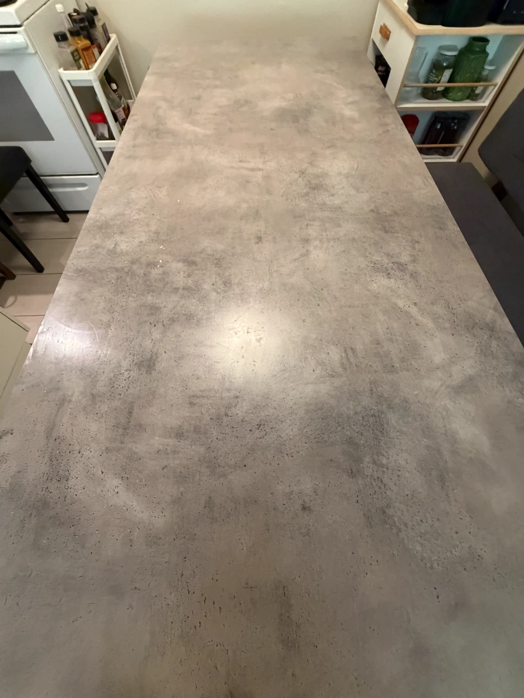 Structube  Dining Table