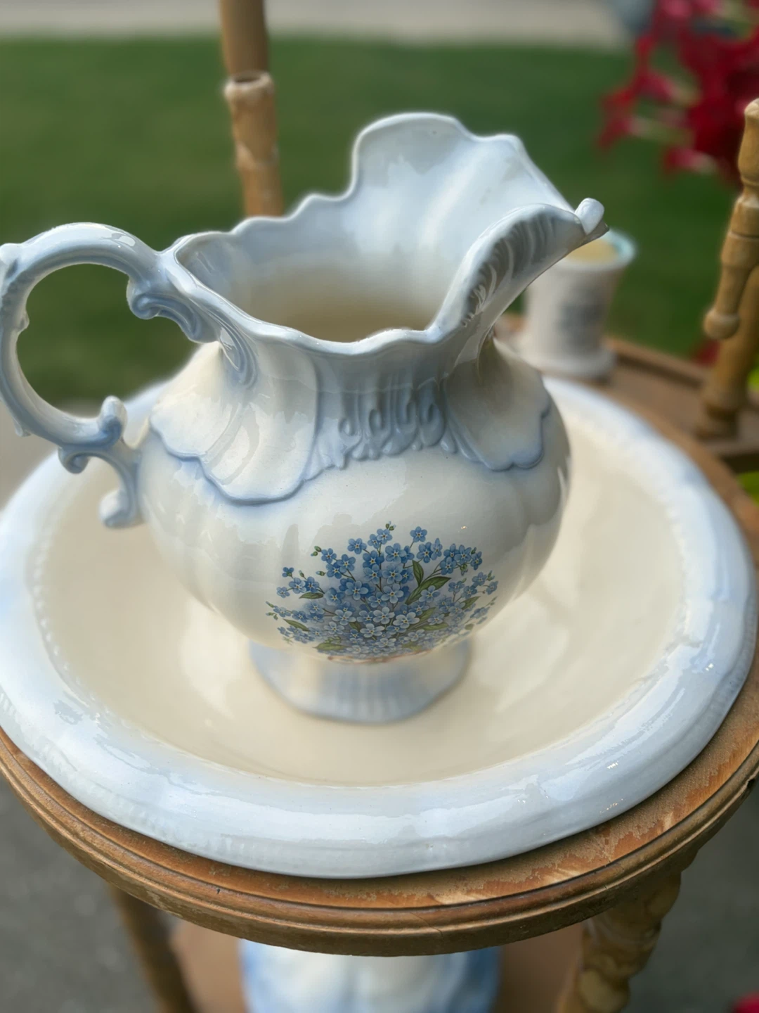 Antique Wash Basin Set with Mirror - photo 3