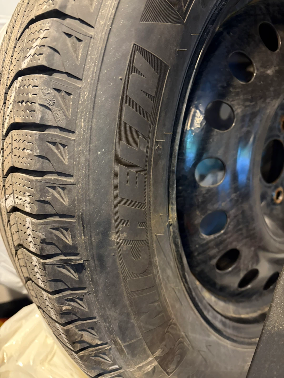 Michelin Latitude X-Ice Winter Tires on Steel Rims – 235/60R18 - photo 4