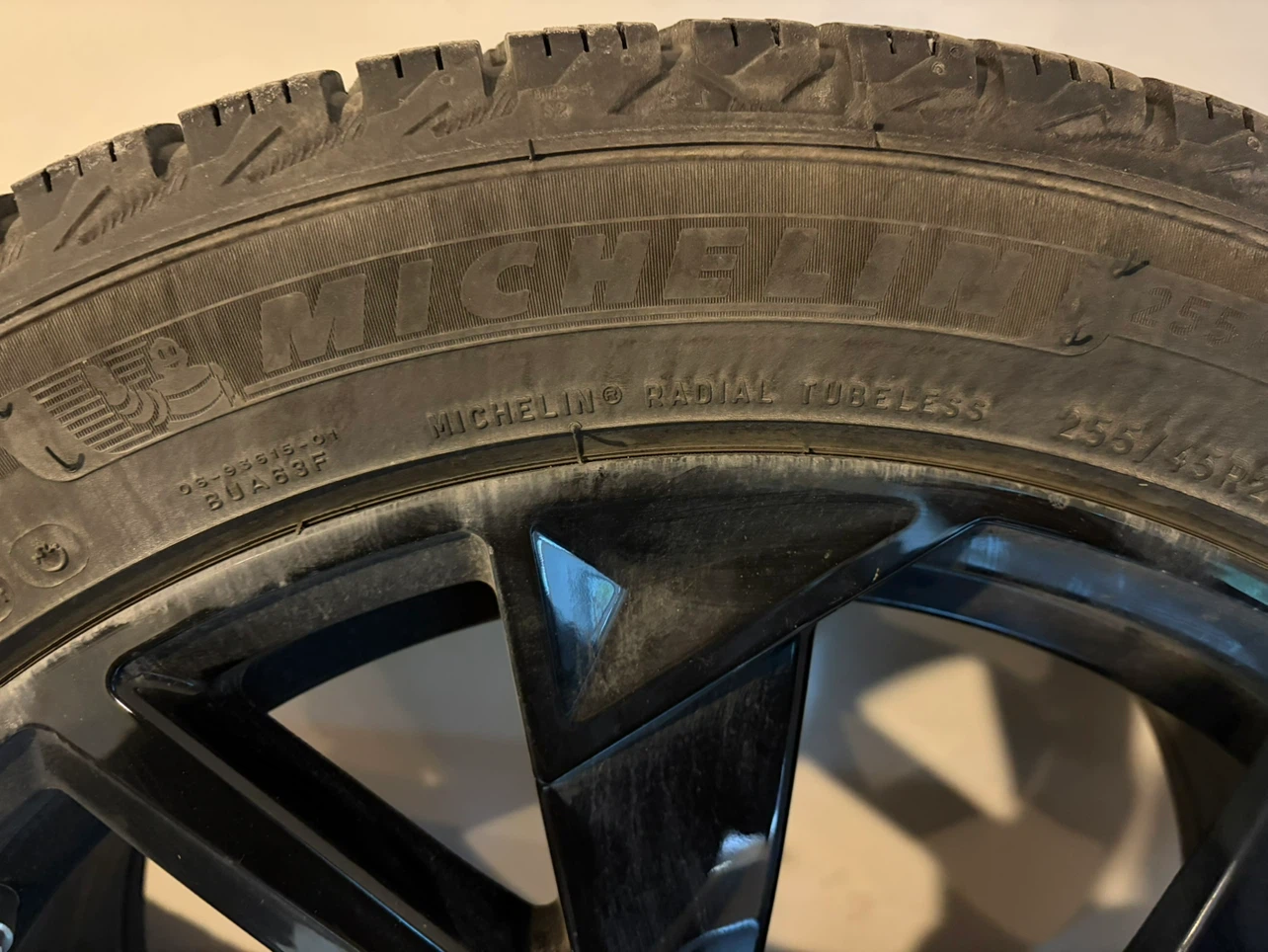Rims + Michelin X-Ice Snow SUV Winter Tires – 255/45R20 (5x112) - photo 3