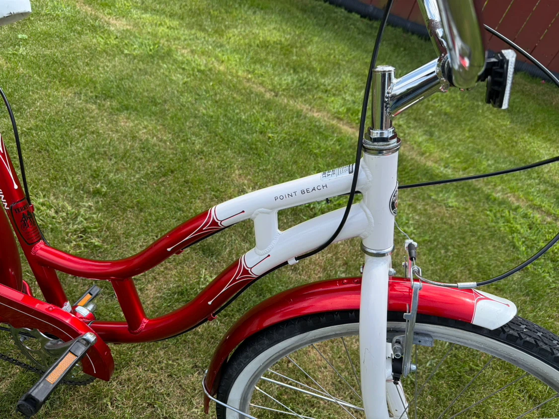 Red Schwinn Point Beach Cruiser Bicycle - photo 3