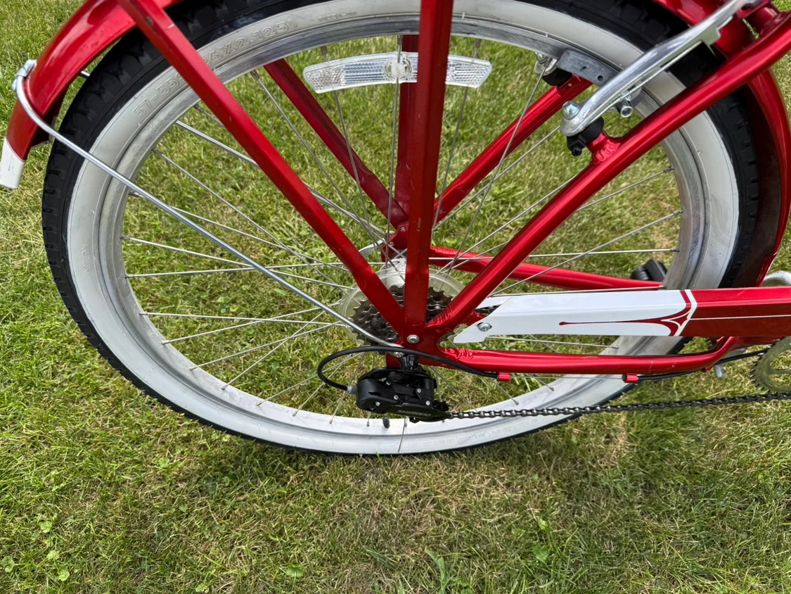 Red Schwinn Point Beach Cruiser Bicycle - photo 5