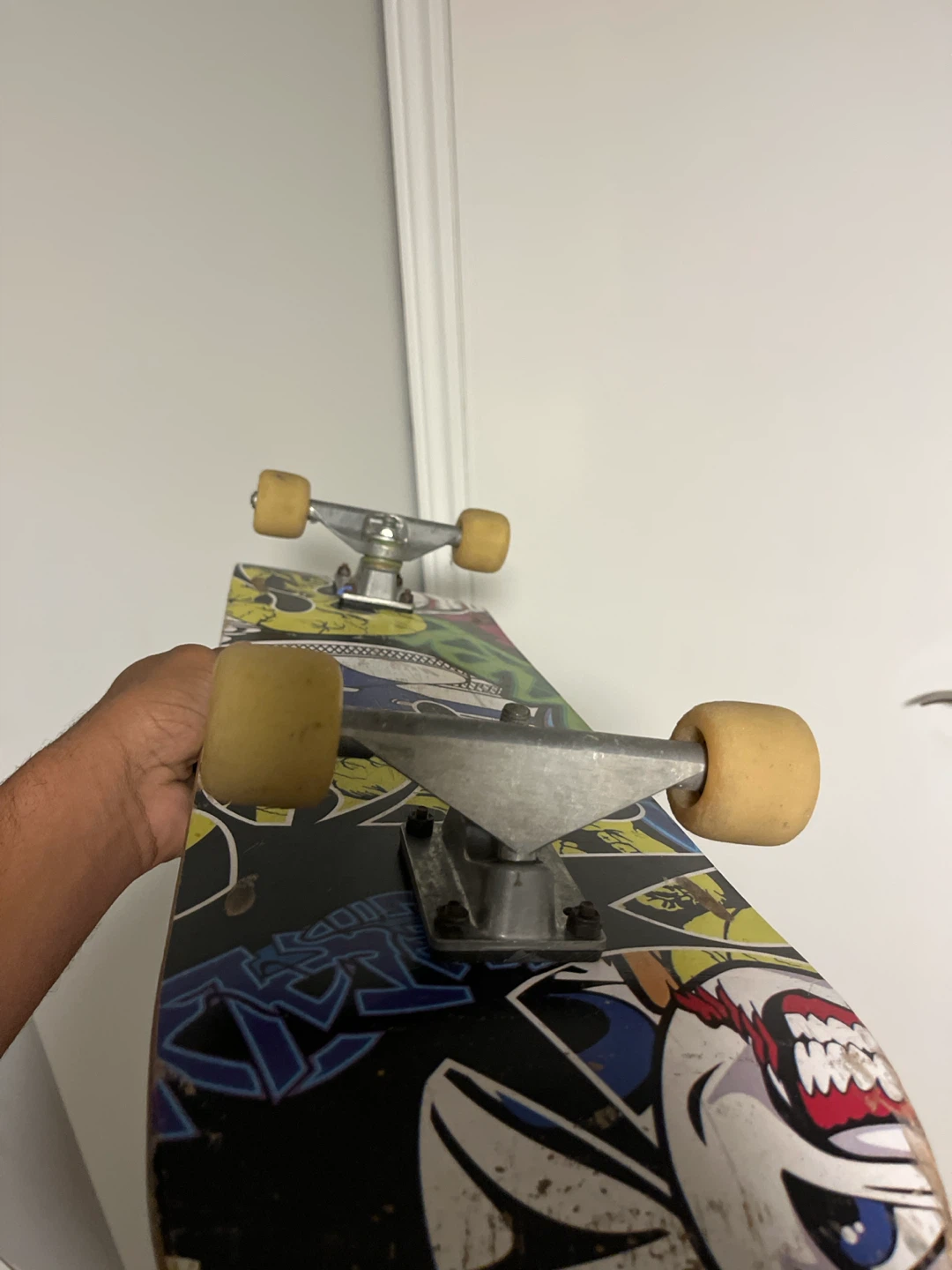 Skateboard with graphic design - photo 3