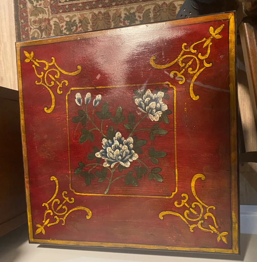 Decorative Pedestal Table