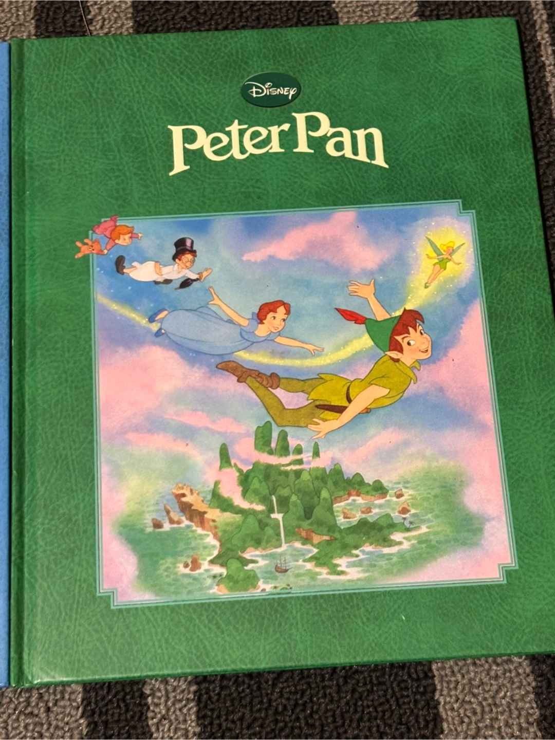 4 Disney kids books with Disney box - photo 4