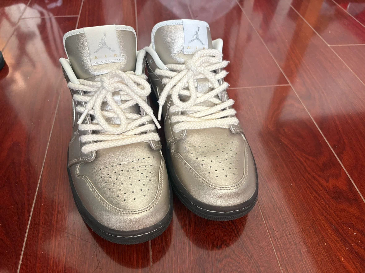 Air Jordan 1 Low "Metallic Gold" Sneakers - photo 2