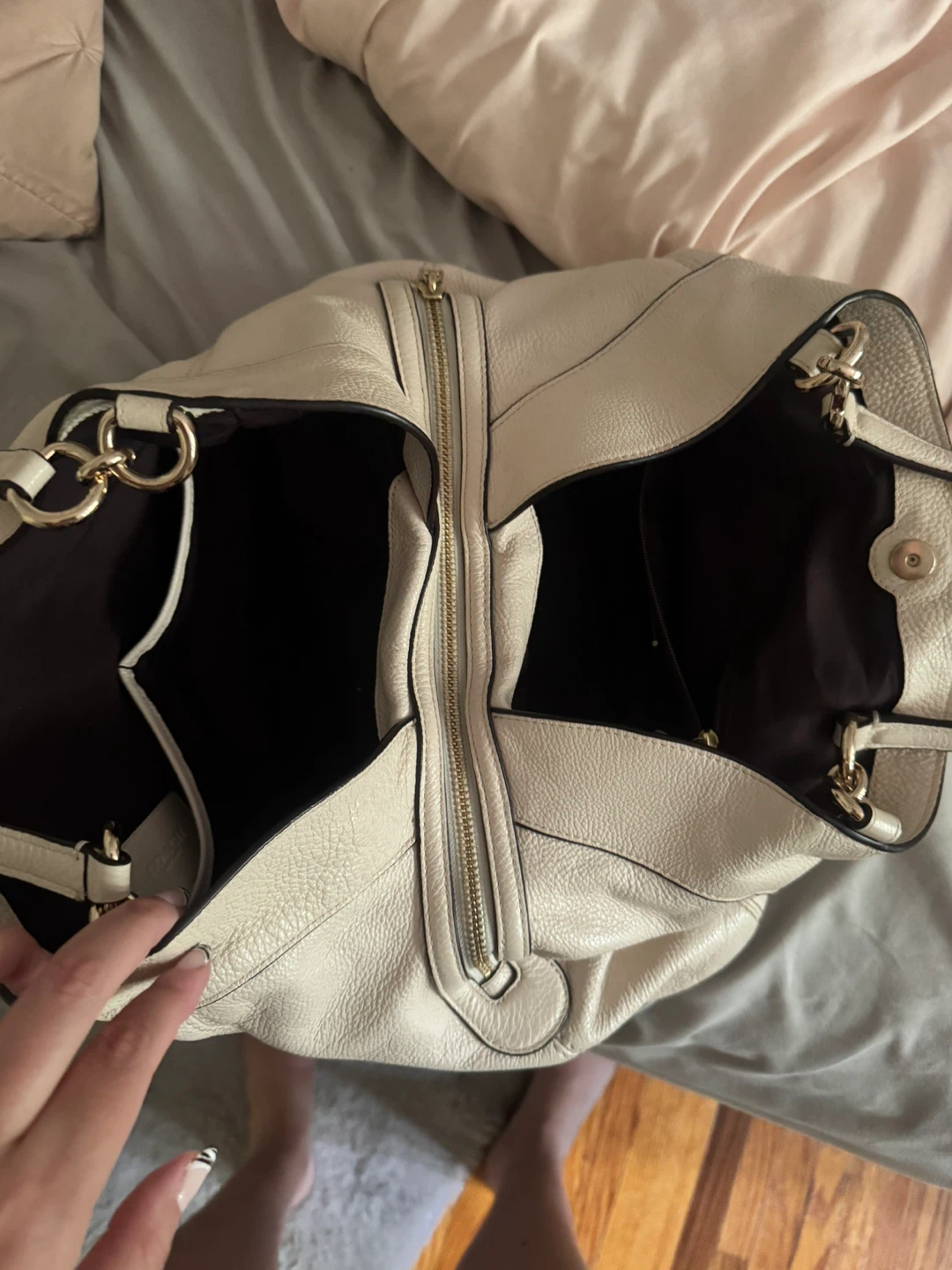 Coach Leather Hobo Bag - Off-White - photo 3