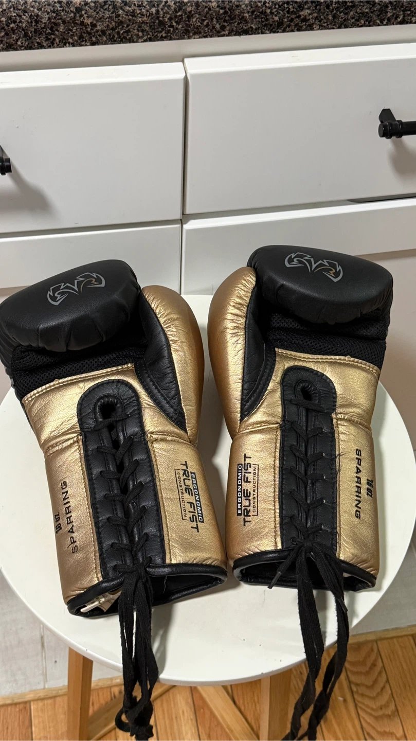Rival RS100 Professional Sparring Gloves 16oz (Black/Gold) - photo 3