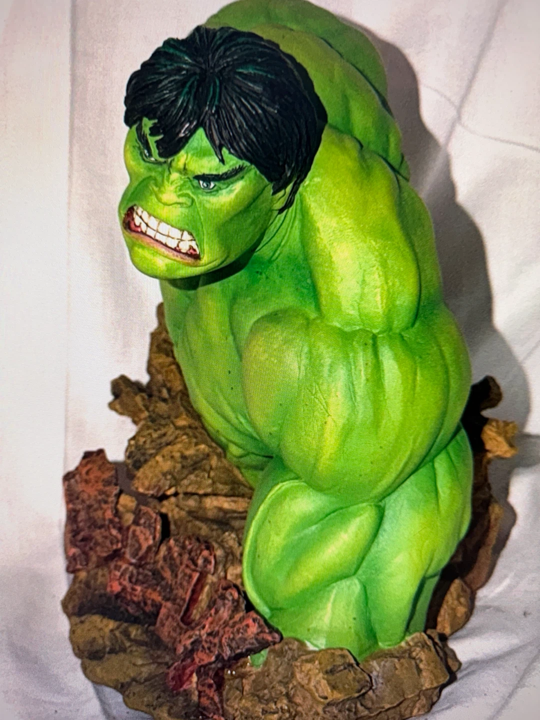 Marvel The Incredible Hulk Limited Edition Collectible Statue - photo 3
