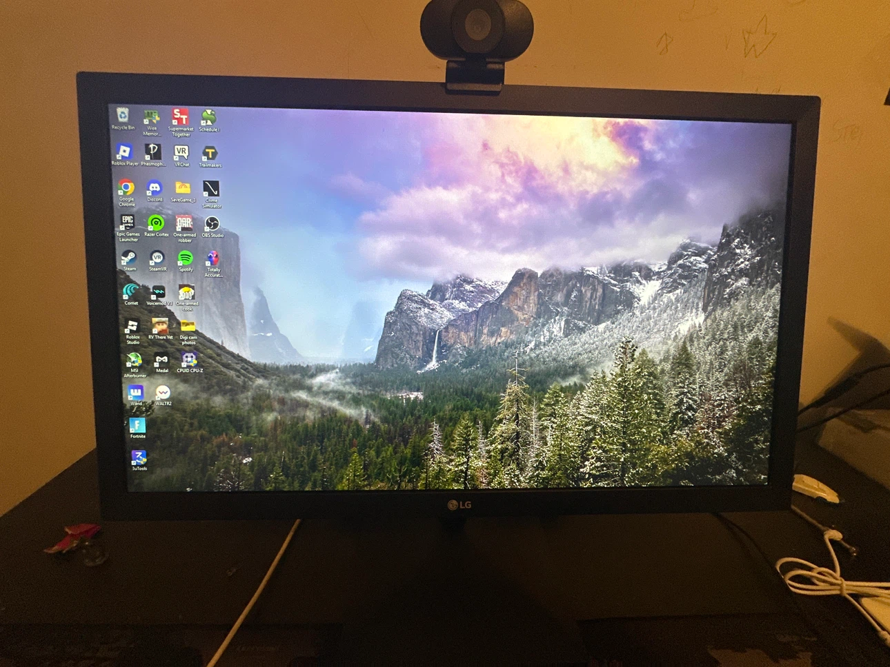LG Full HD Computer Monitor - photo 2