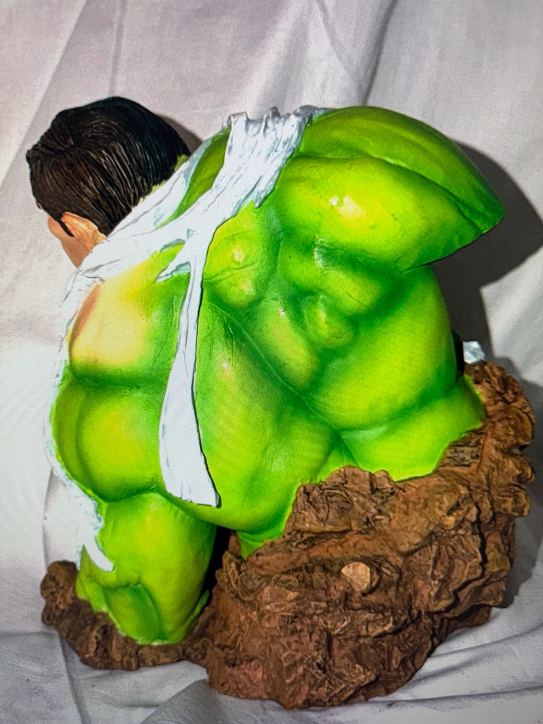 Incredible Hulk LE Collectible bust tower records exclusive - photo 4