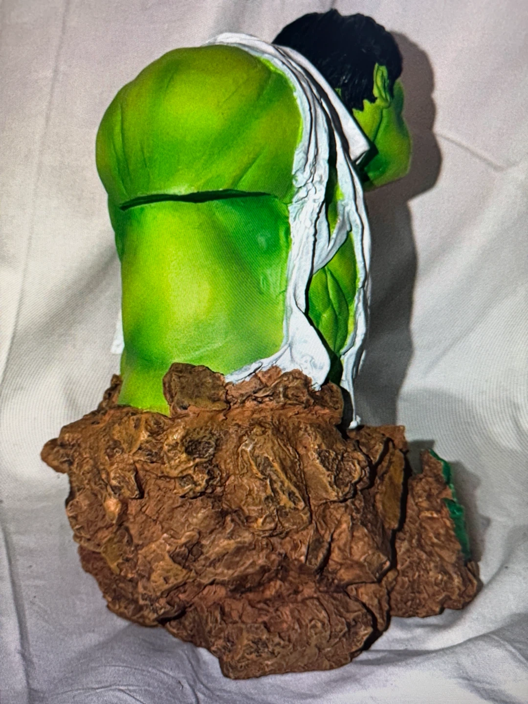 Incredible Hulk LE Collectible bust tower records exclusive - photo 5