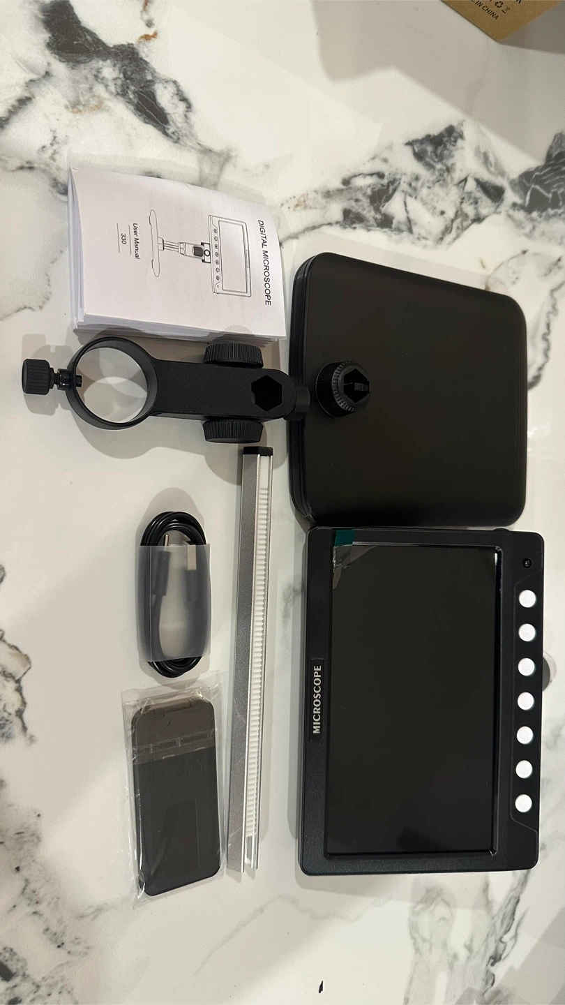 Digital Microscope with Screen