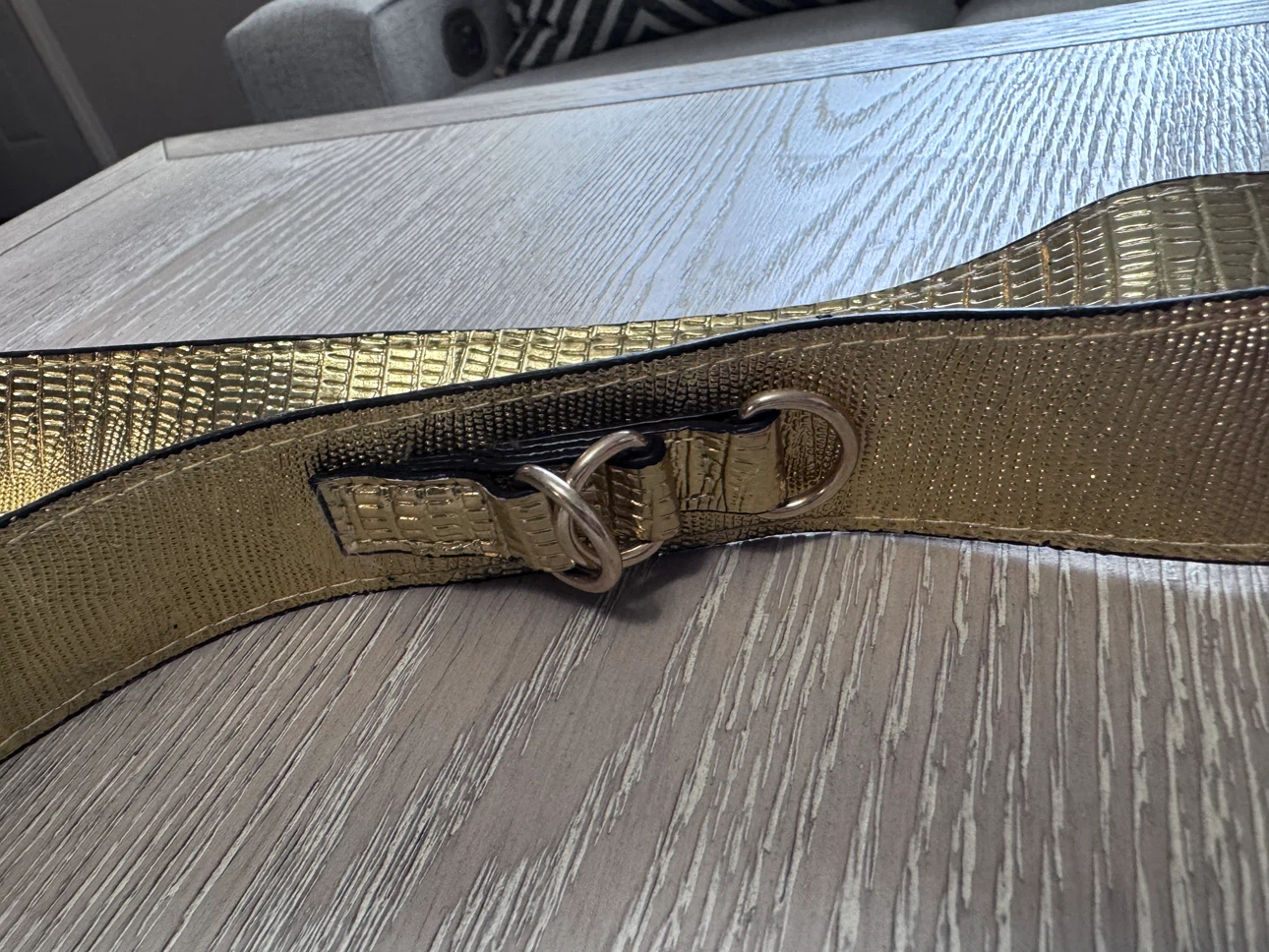 ✨ Metallic Gold Reptile Embossed Crossbody Phone Lanyard Strap - photo 3