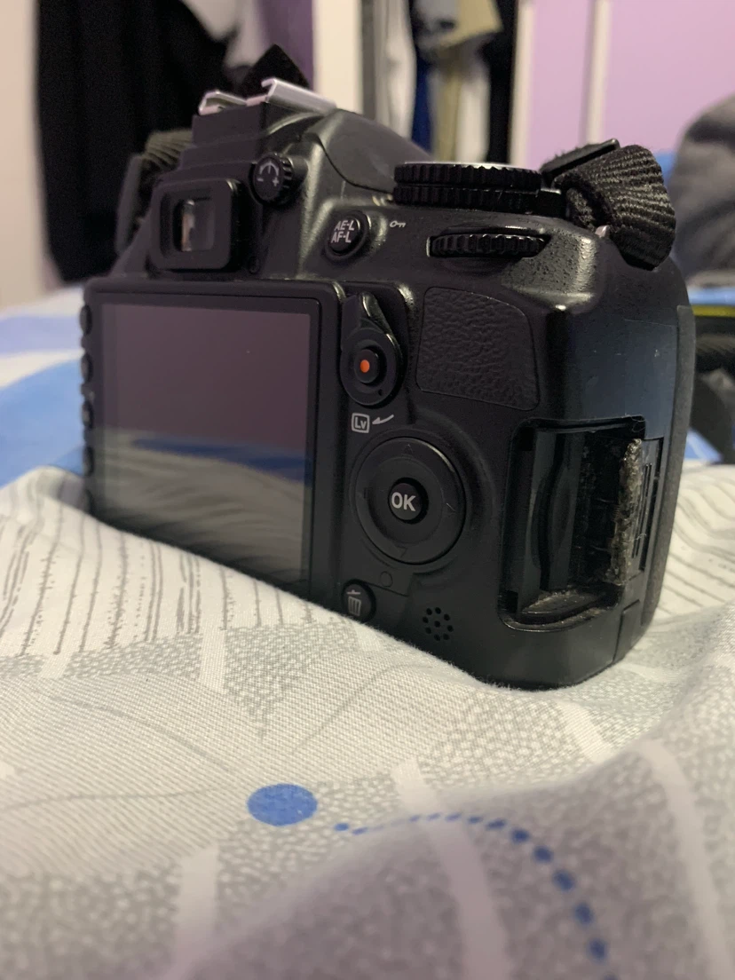 Nikon D3100 DSLR Body - photo 4