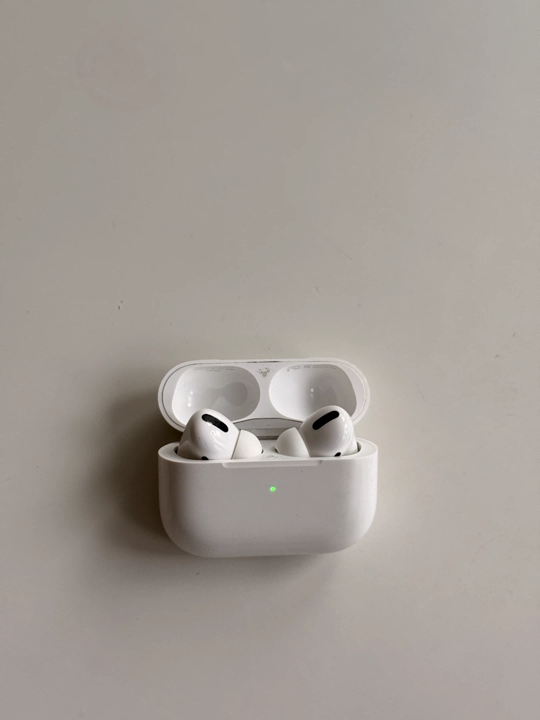 Apple AirPods Pro (1st Gen) - photo 3