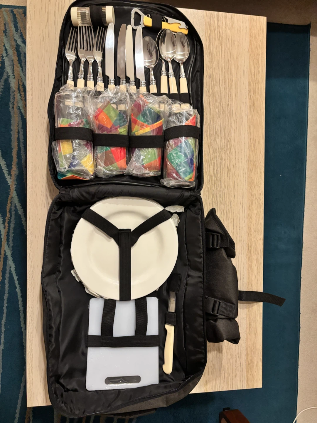 Picnic Backpack with plates, cutlery, and cups (sets of four) - photo 5