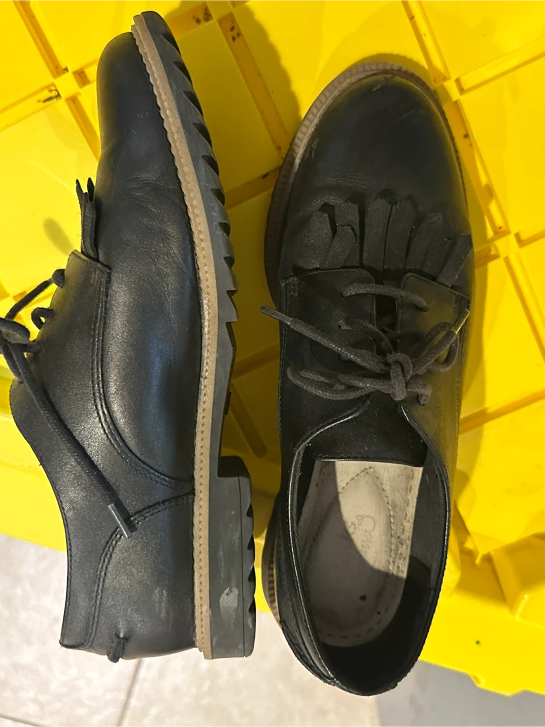 Clarks Black Leather Fringe Oxfords