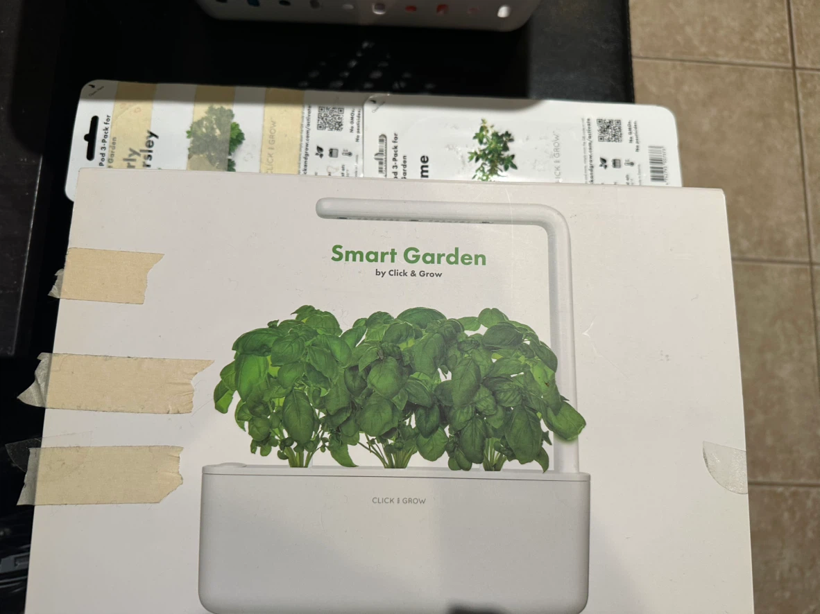 Click & Grow Smart Garden