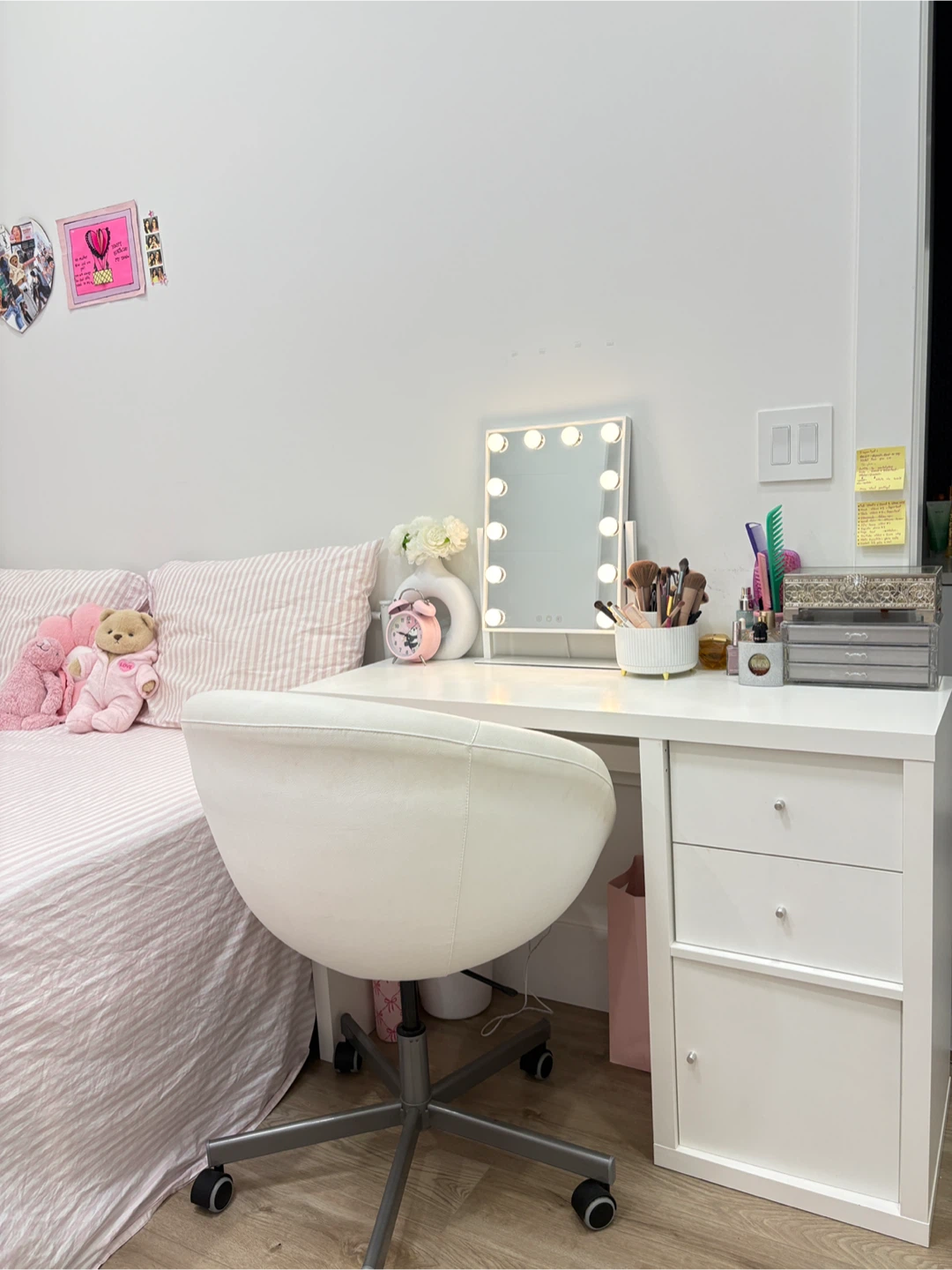 White Vanity with Chair