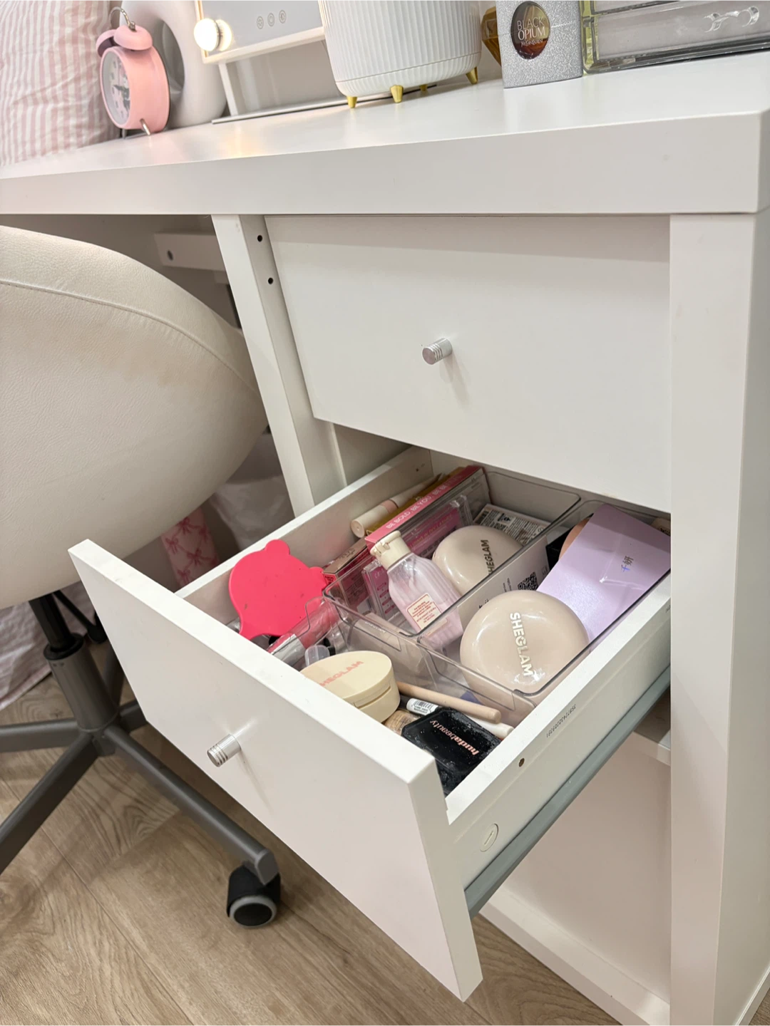 White Vanity with Chair - photo 4