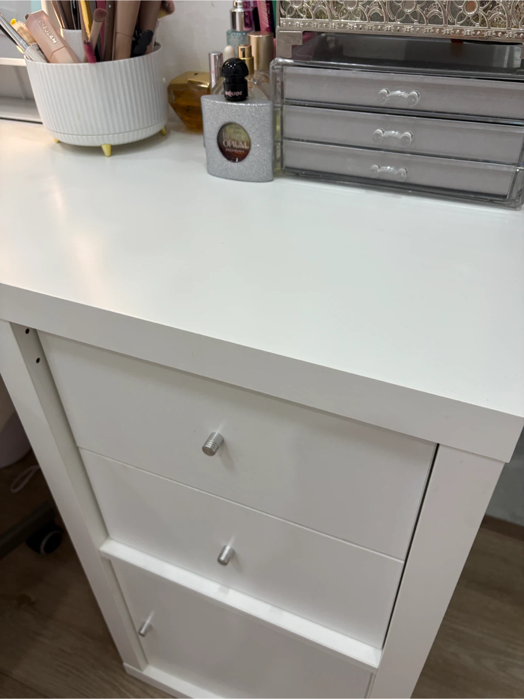 White Vanity with Chair - photo 5