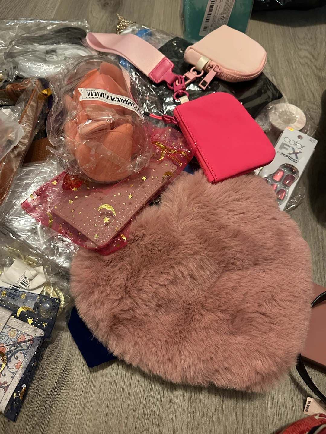 Huge NEW Mystery Bundle – Bags, Beauty & Accessories - photo 5